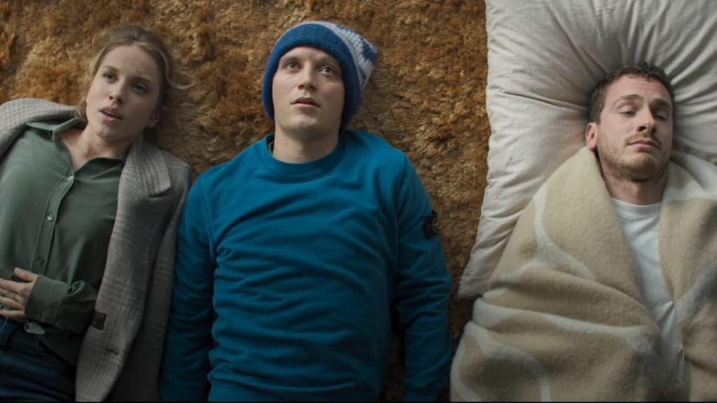 netflix-s-the-four-of-us-review-experimental-love-leisurebyte