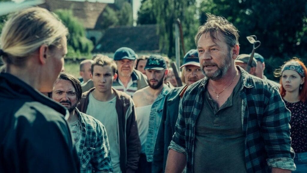 High Water Review: Universal Story About Human Nature in the Face of Tragedy 2 High Water