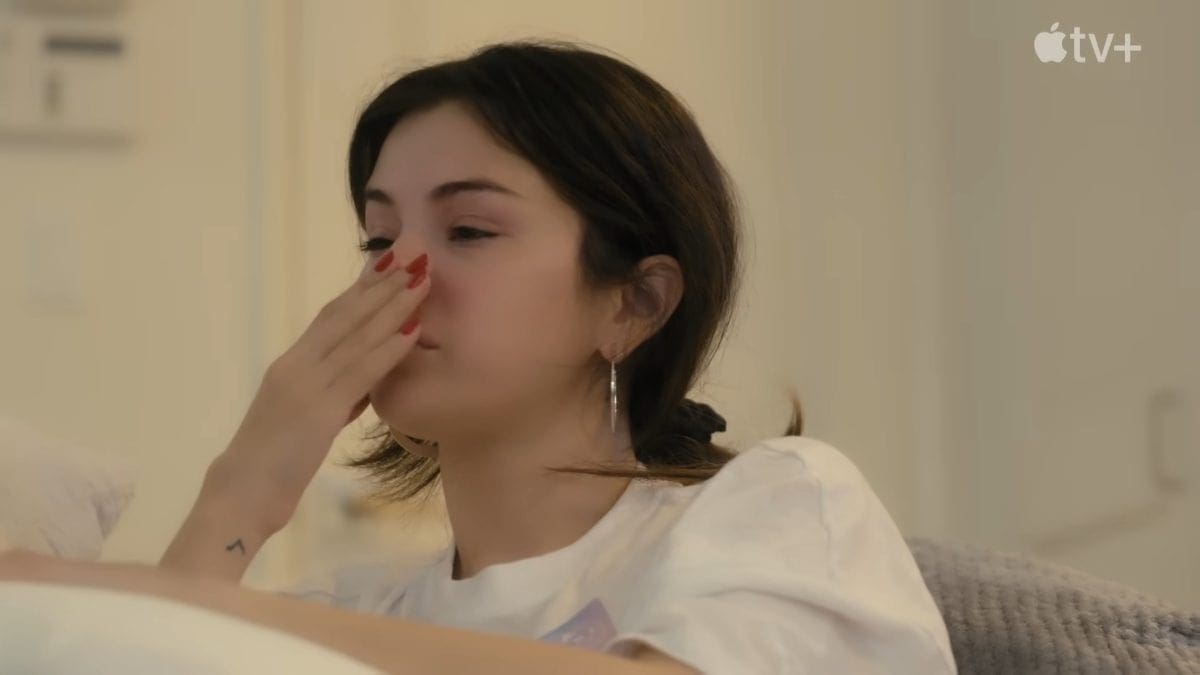Selena Gomez: My Mind and Me Review: A Tell-All Tale by the Rare Beauty Founder 3 My Mind and Me