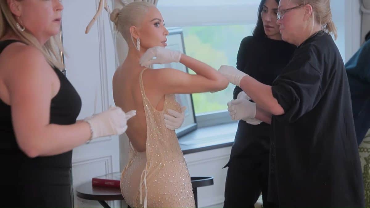 The Kardashians Season 2 Episode 9 