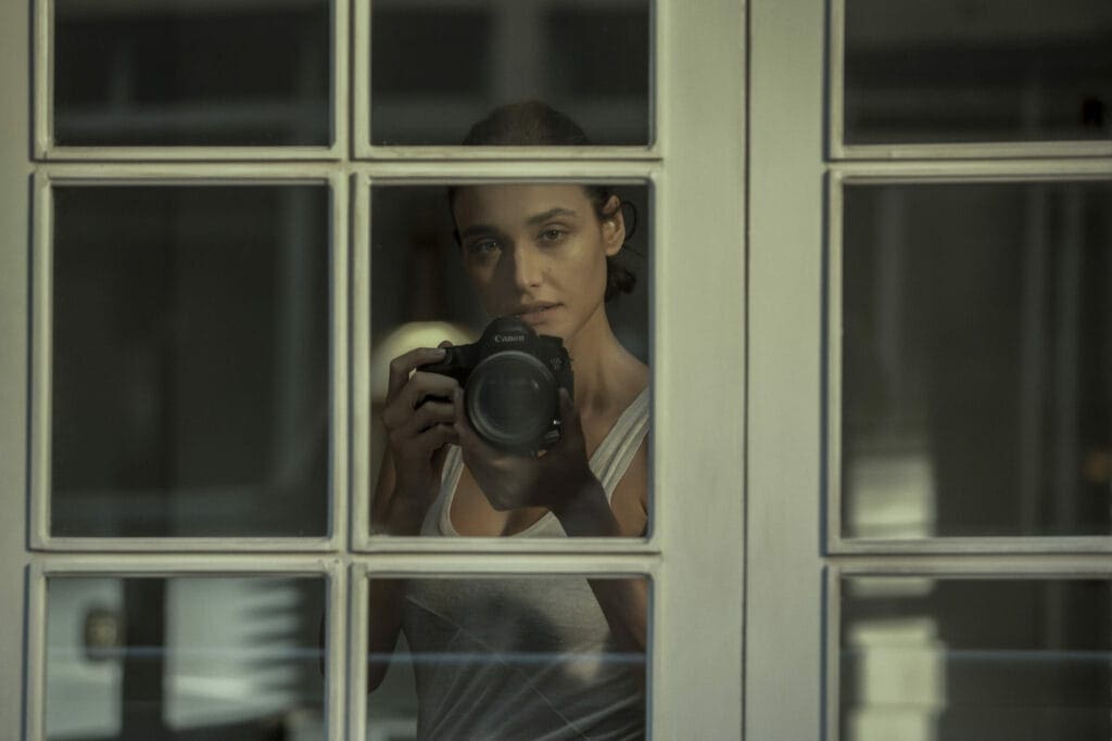 lady-voyeur-everything-about-the-upcoming-steamy-portuguese-crime