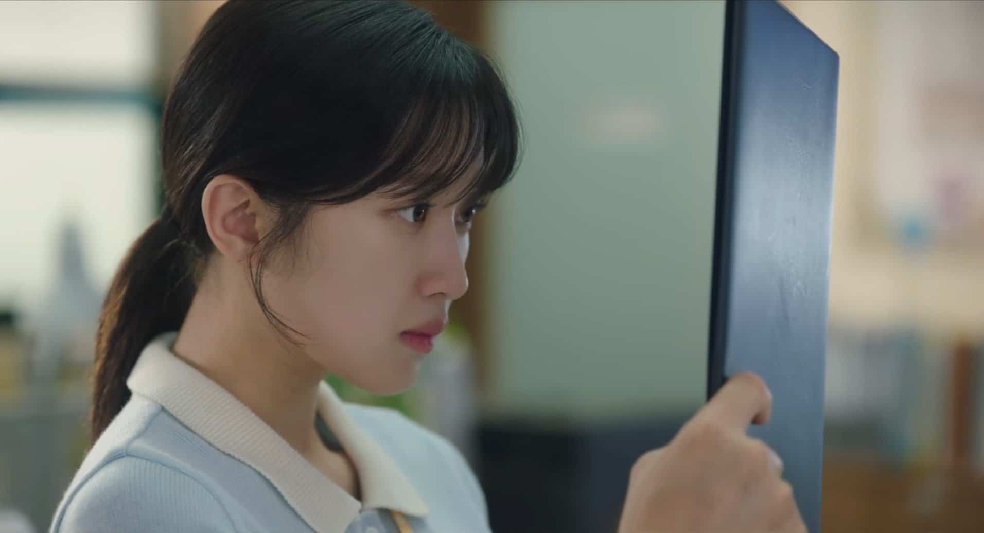 The Interest of Love Episode 1 Recap and Review: Chaotic, Desperate Love 3 Still From The Interest of Love Episode 1