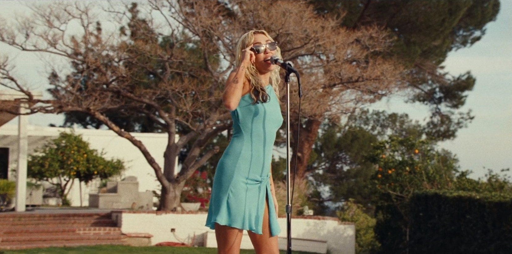 Miley Cyrus Endless Summer Vacation Backyard Sessions Review Musical