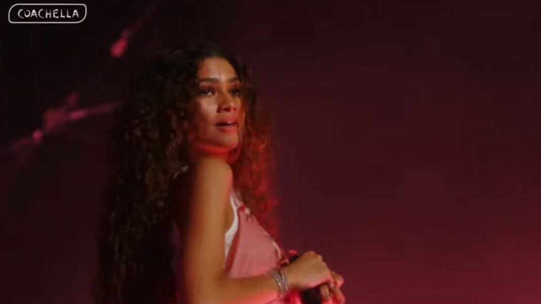 Zendaya Surprises at Coachella 2023; The Crowd Went Crazy When THIS Happened Leisurebyte