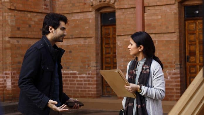 Adhura review