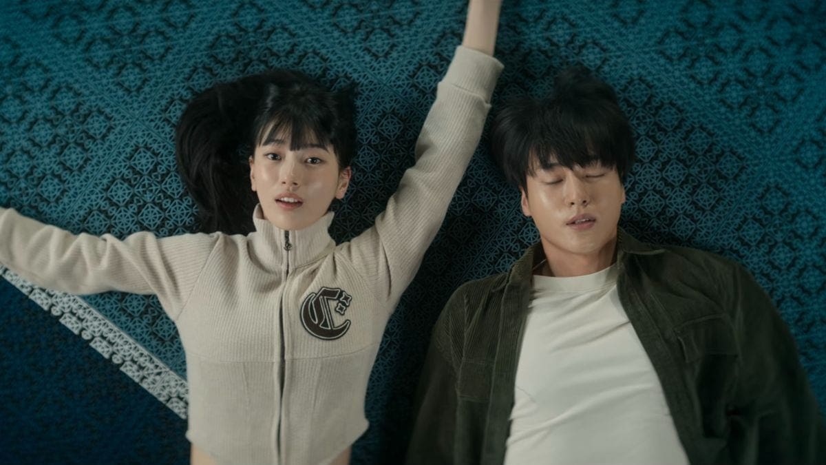 Doona Kdrama Outfits: When Bae Suzy's Chic Fashion in the Netflix Series Became the Plot 15 Doona Kdrama Outfits - Corset Jacket