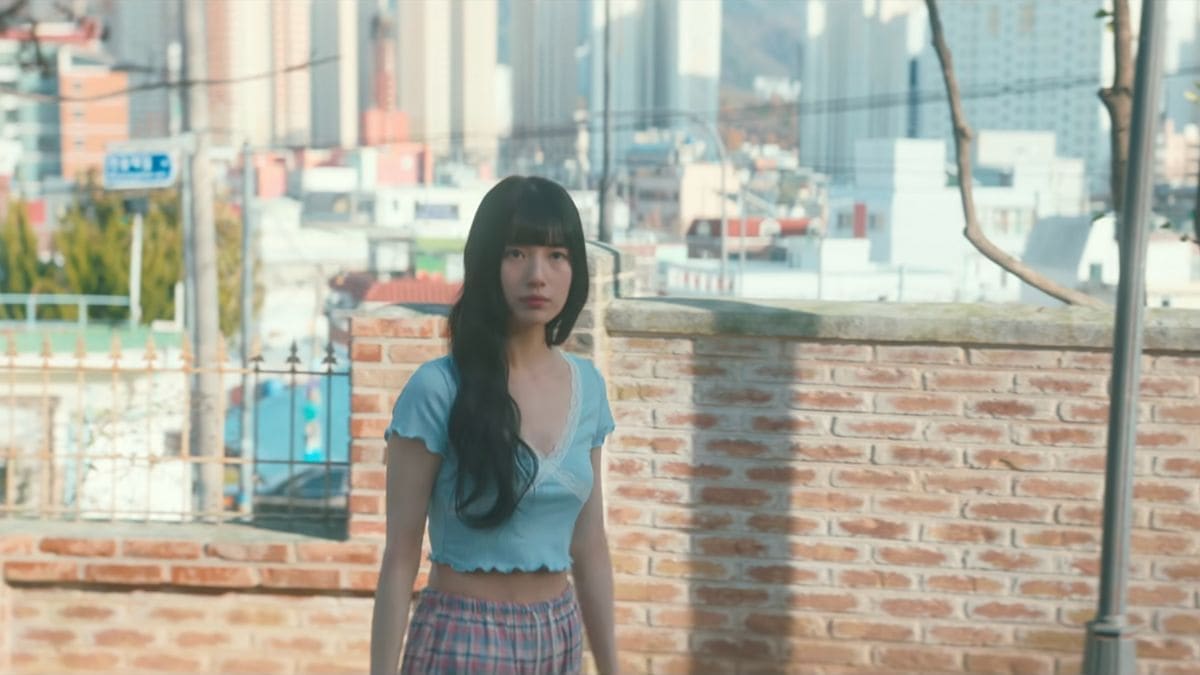 Doona Kdrama Outfits: When Bae Suzy's Chic Fashion in the Netflix Series Became the Plot 16 Doona Kdrama Outfits - Blue Ep 1 Top