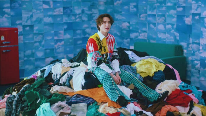 1 MINUTE Music Video Still