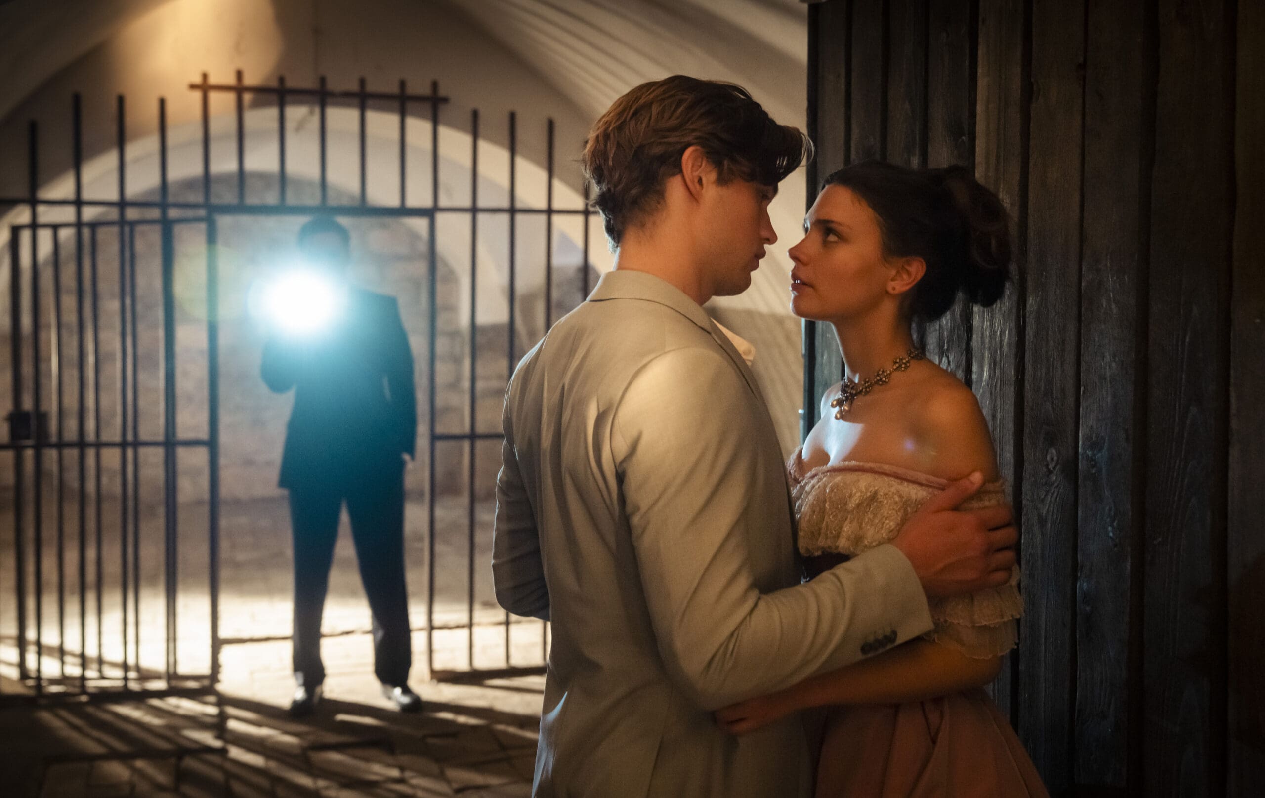 Maxton Hall Review: Damian Hardung, Harriet Herbig-Matten