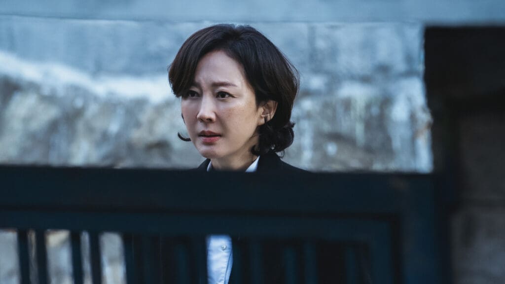 No Way Out: The Roulette Episode 4 Review: Unnecessary Subplot Detracts from the Thrill 1 No Way Out: The Roulette Episode 4 Review: Unnecessary Subplot Detracts from the Thrill