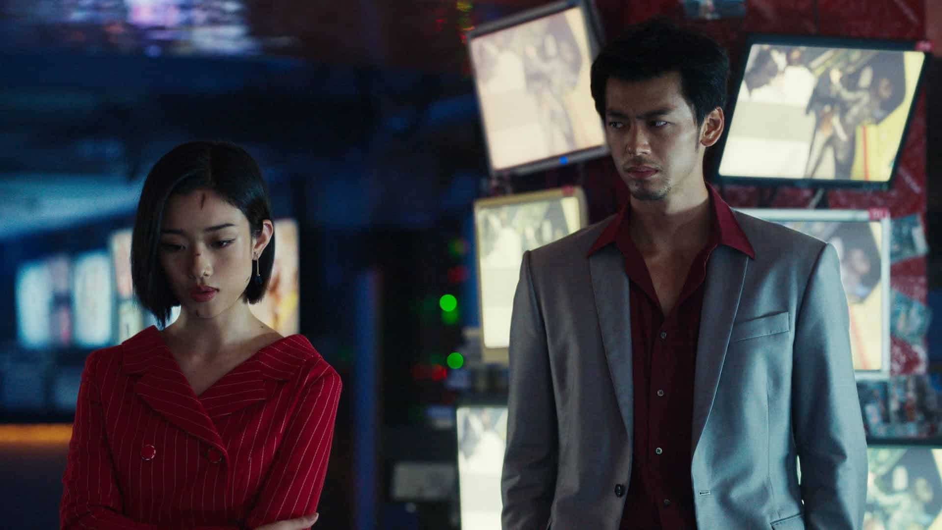 Like a Dragon: Yakuza Review: Thrilling and Twisted in All the Right Ways 4 Like a Dragon: Yakuza Review: Ryoma Takeuchi, Yuumi Kawai