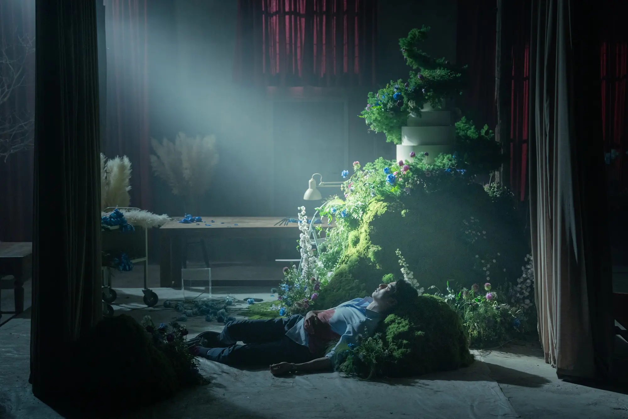 Dalah: Death and the Flower Review: Obvious But Entertaining 2 Dalah: Death and the Flower Review: Napath Vikairungroj