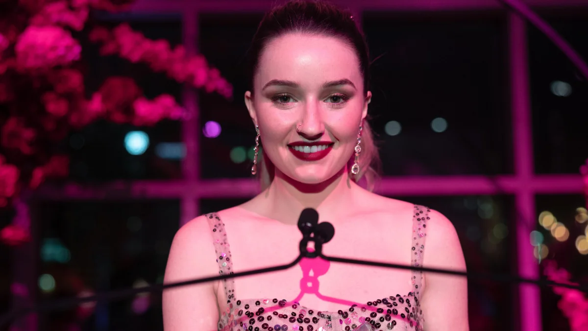 Apple Cider Vinegar Review: Cancer Fame, Lies, Alternative Therapies and Fraud 4 Apple Cider Vinegar Review: Kaitlyn Dever