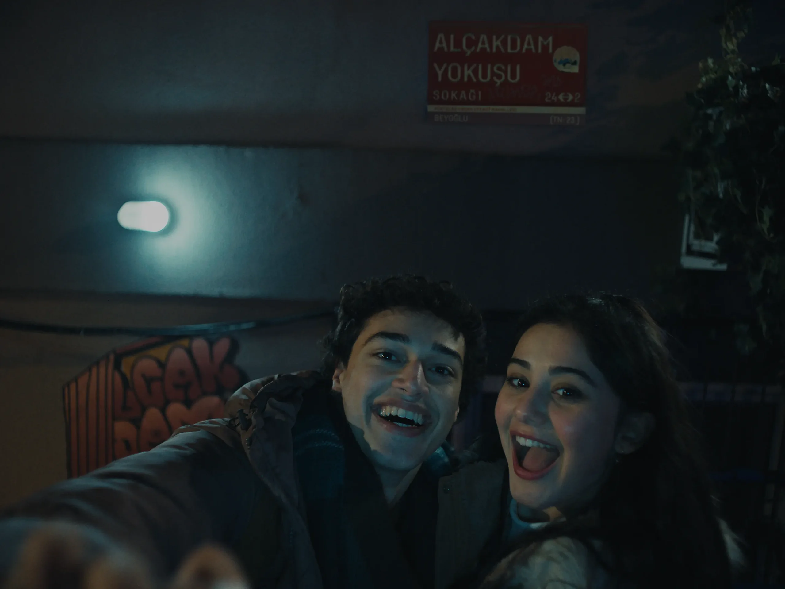 Istanbul Encyclopedia Review: Kaan Miraç Sezen and Helin Kandemir