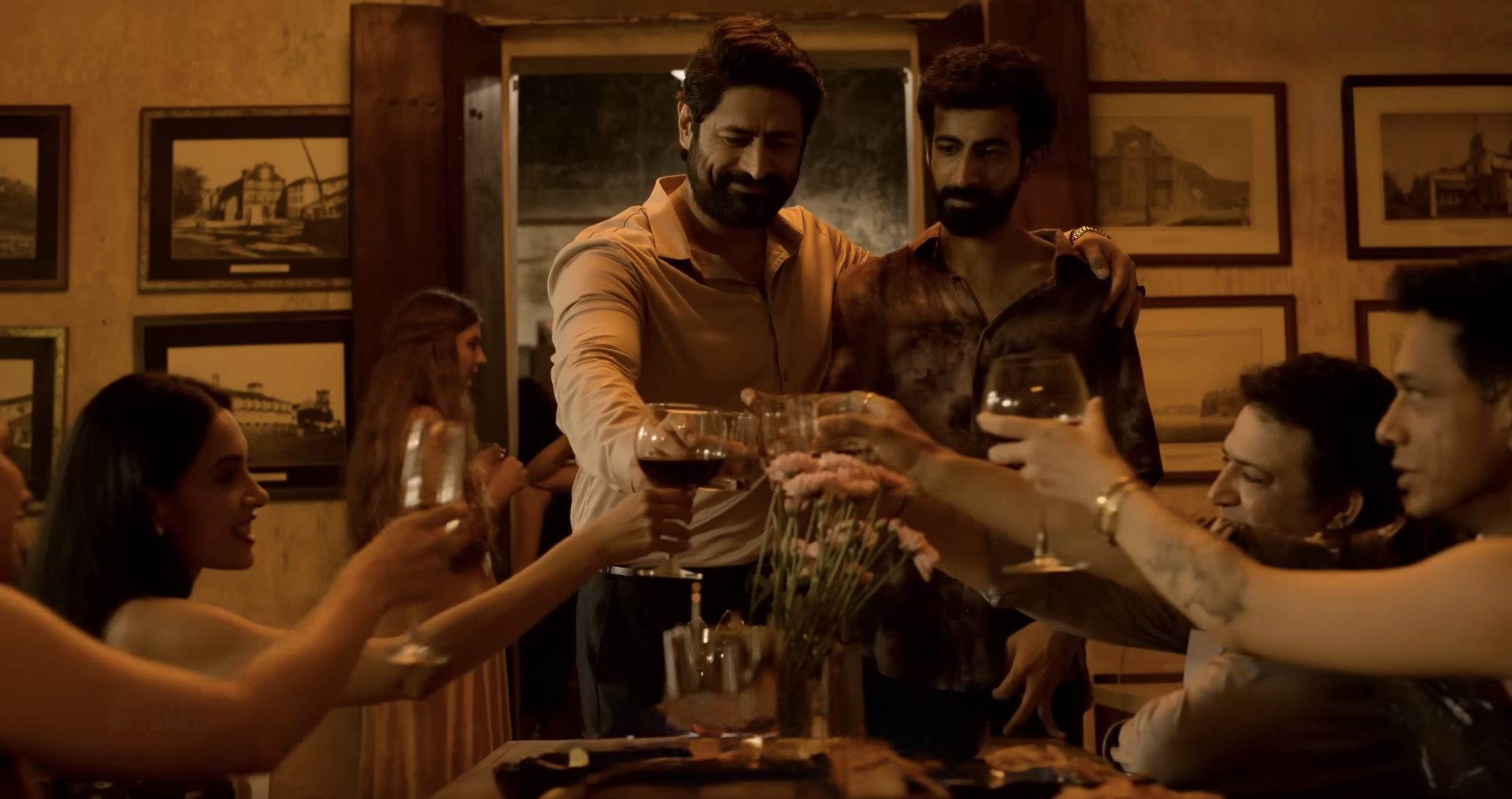 KanKhajura Ending Explained: Who is Scamming Whom in This Twisted Thriller? What Happens in the End? 1 KanKhajura Ending Explained: Sarah Jane Dias, Mohit Raina, Roshan Mathew, Ninad Kamat, Mahesh Shetty