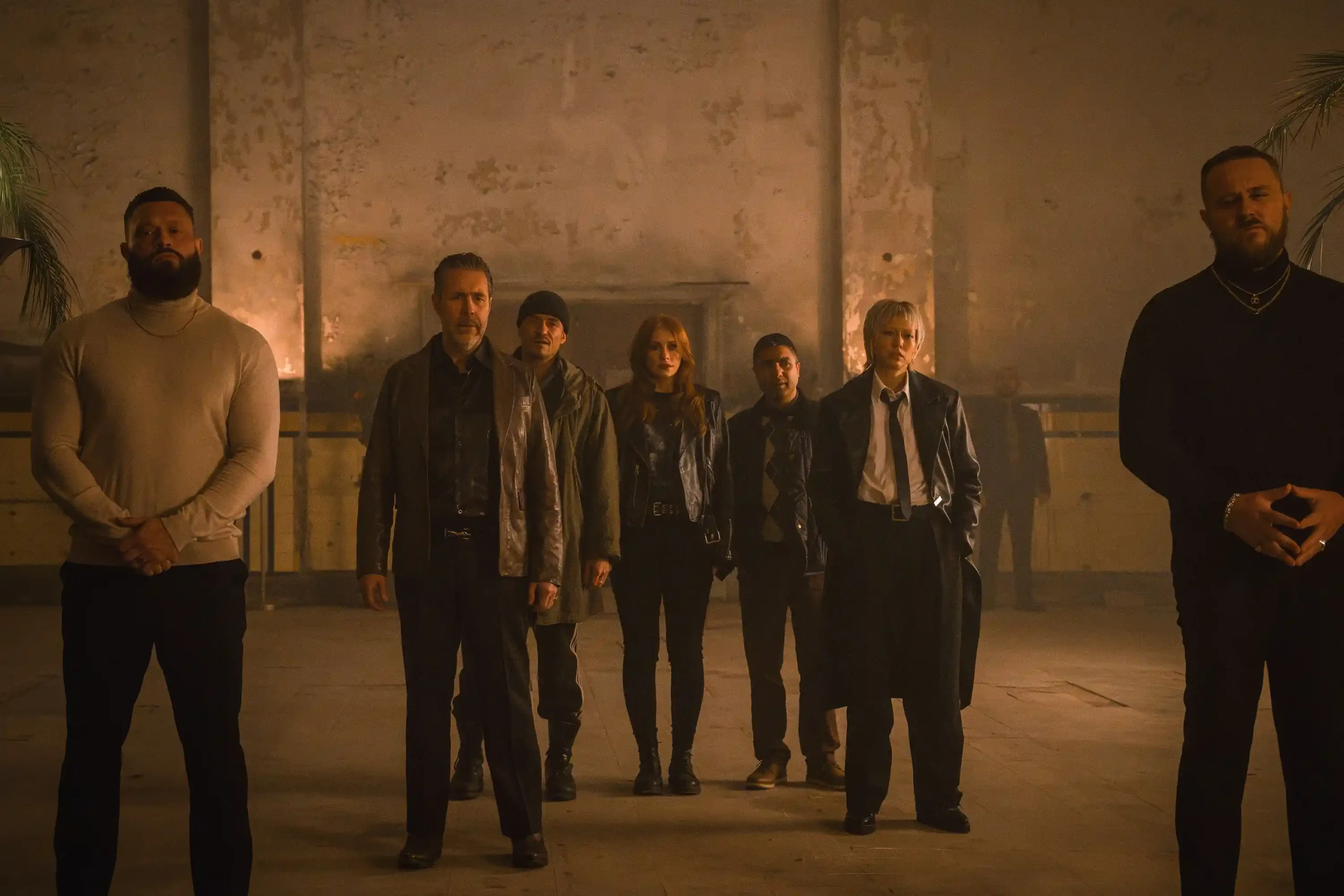 Deep Cover Review: Entirely Unoriginal But Somehow Still Entertaining 4 Deep Cover Review: Paddy Considine, Orlando Bloom, Bryce Dallas Howard, Nick Mohammed, Sonoya Mizuno