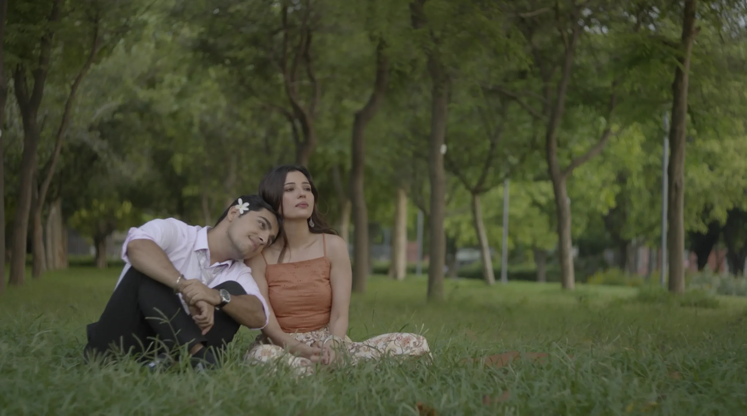 Lafangey Review: Gagan Arora, Barkha Singh