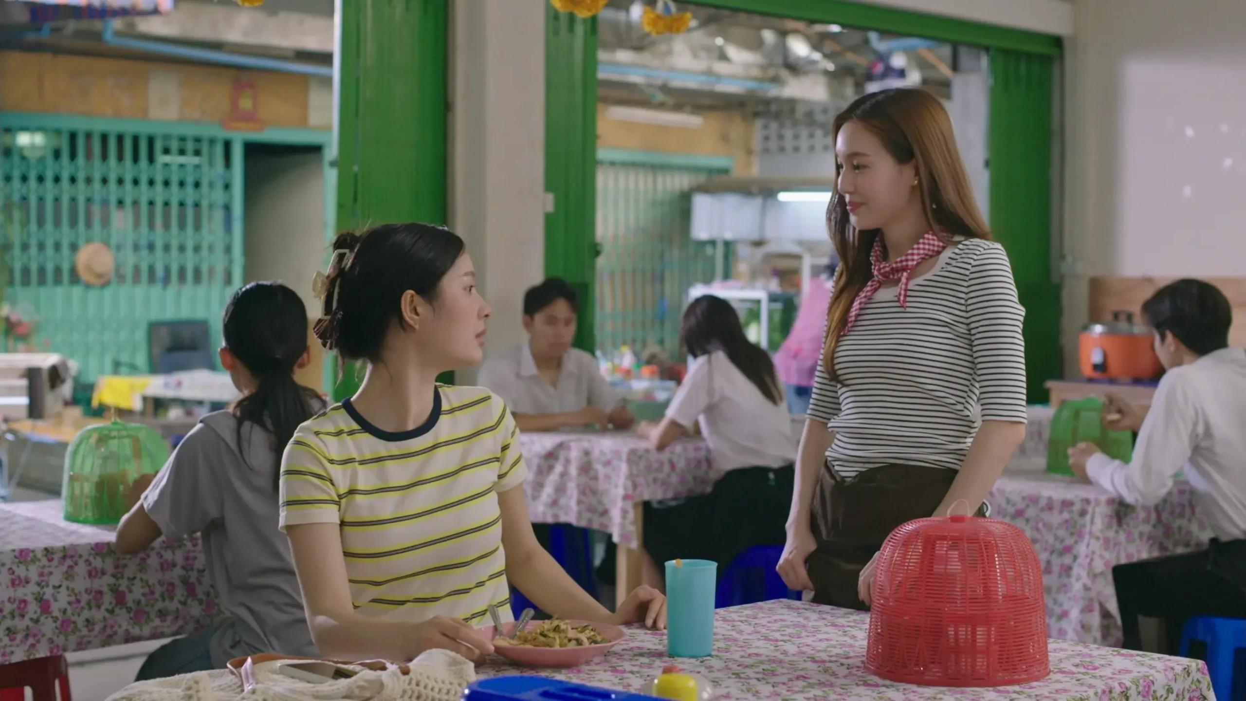 Whale Store XOXO Episode 2: Milk Pansa Vosbein, Love Pattranite Limpatiyakorn