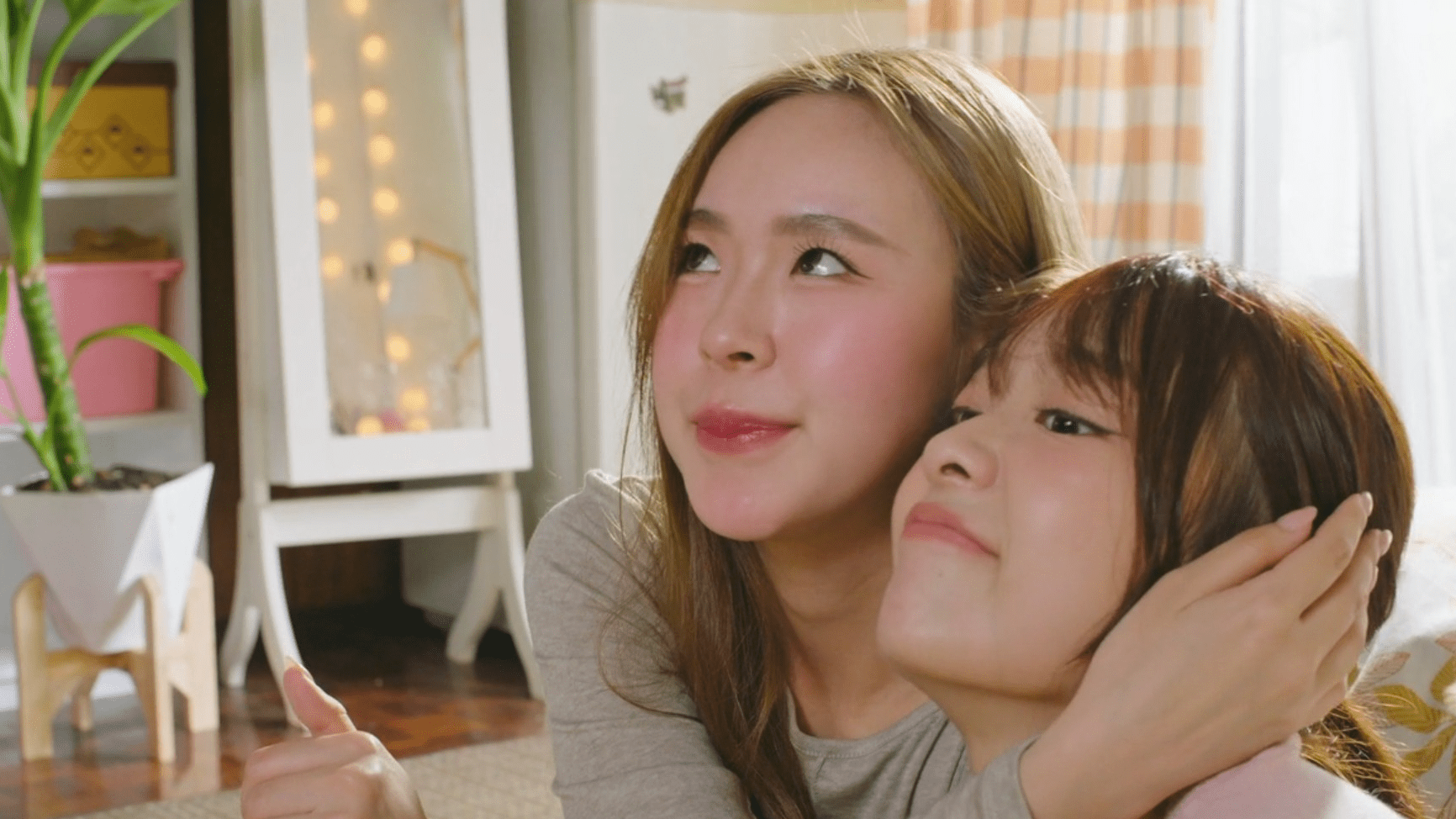 Whale Store XOXO Episode 3 Review: June Wanwimol Jaenasavamethee, Mewnich Nannaphas Loetnamchoetsakun