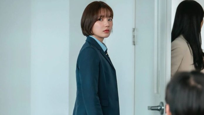 Bitch x Rich Season 2 Episode 1: Lee Eun-saem Bitch x Rich Season 2 Episode 1: Lee Eun-saem