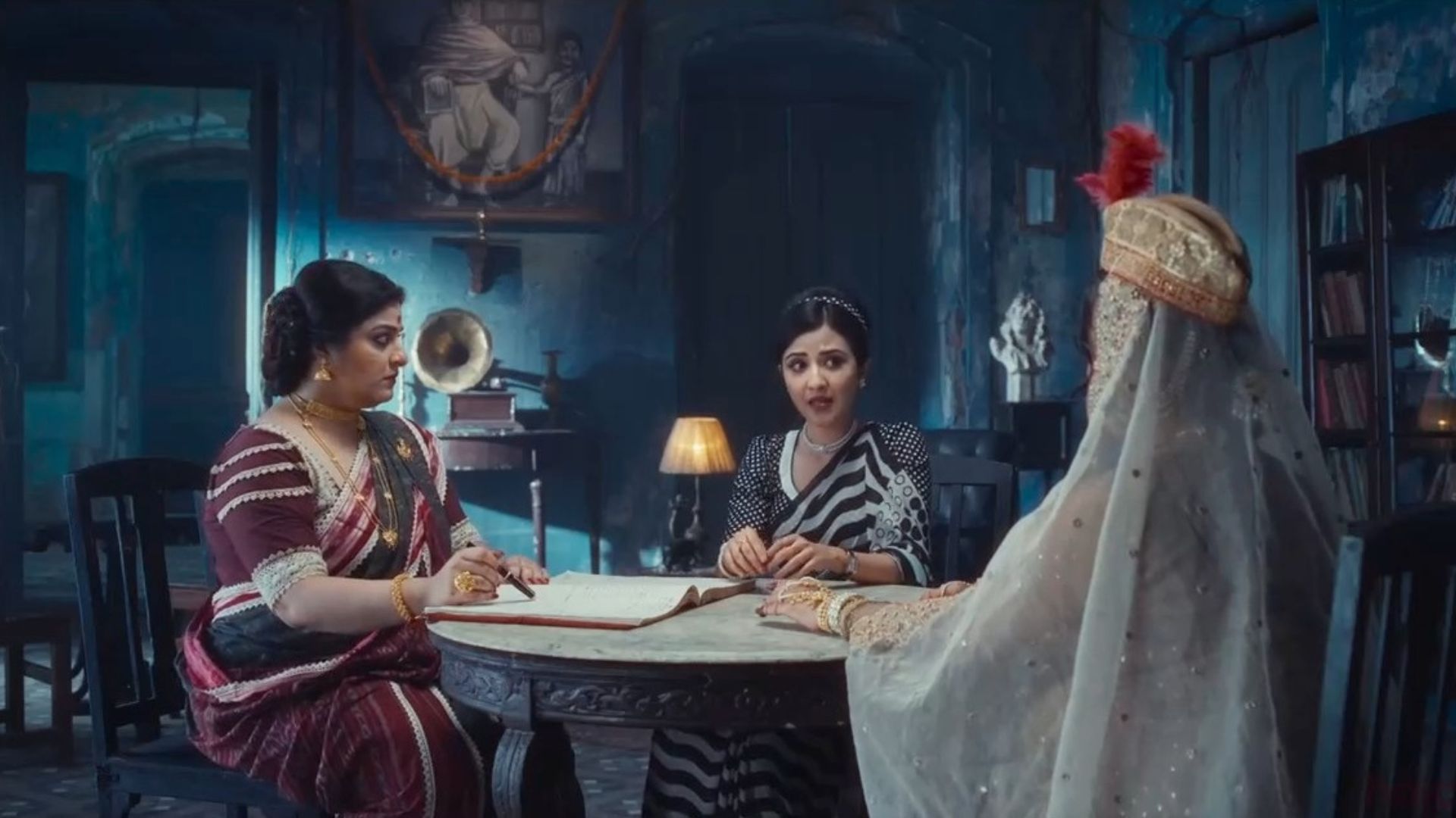 Bhootteriki Review: A Mediocre, Uninspiring Watch 2 Bhootteriki Review: Avery Singha Roy, Aishwarya Sen, Dipanwita Sarkar