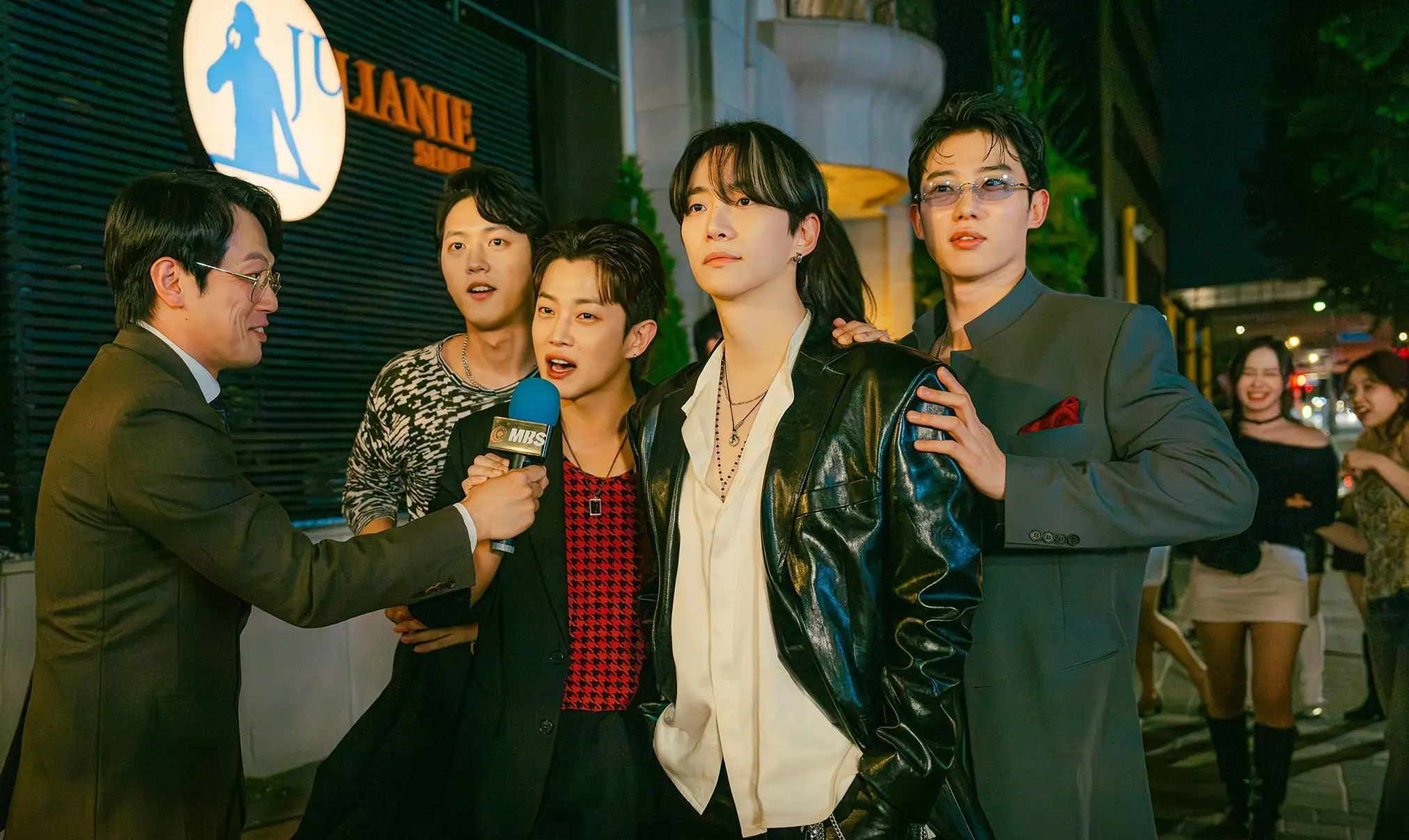 Typhoon Family Episode 1: Kim Min-suk, Lee Jun-ho