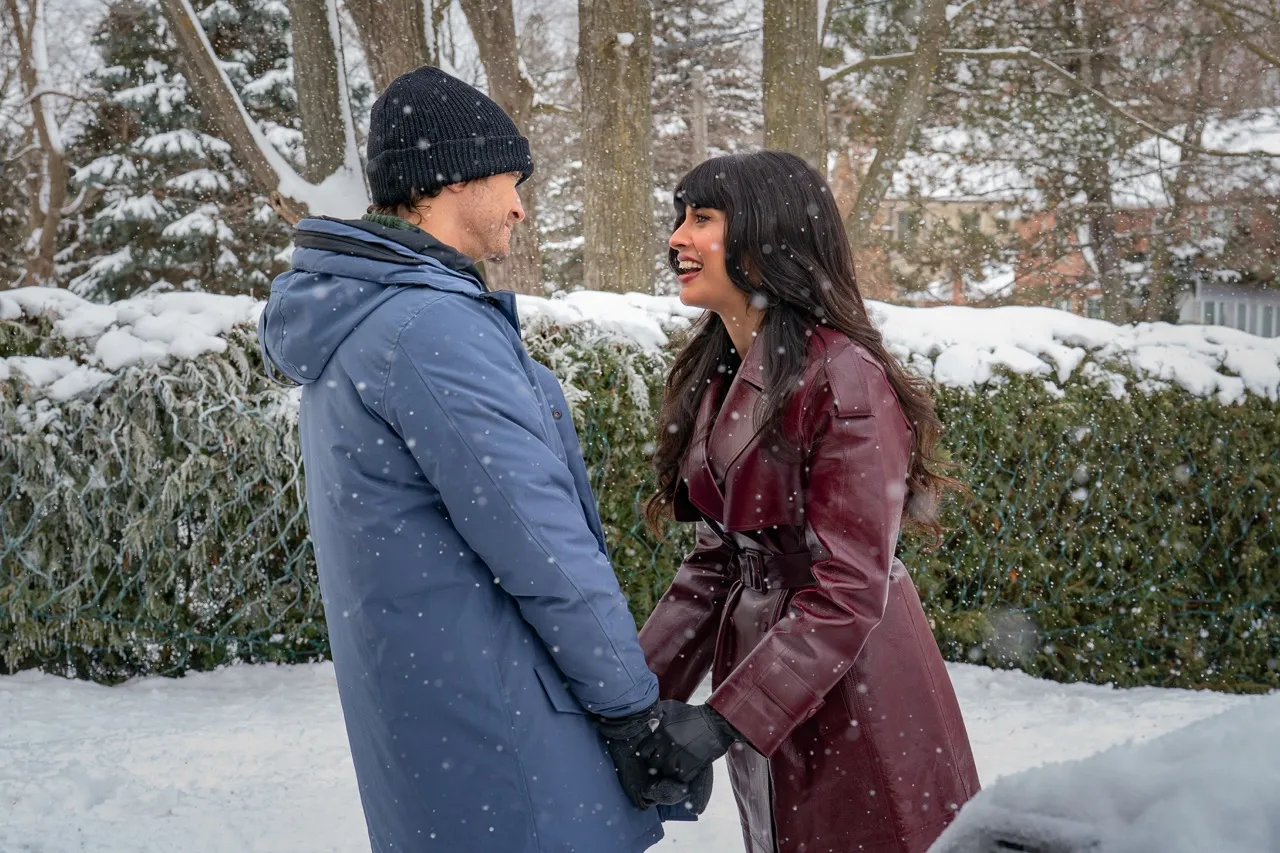 A Merry Little Ex-Mas Review: Warm Christmas Cheer With Something More Than Just Tropes 2 A Merry Little Ex-Mas Review: Oliver Hudson, Jameela Jamil