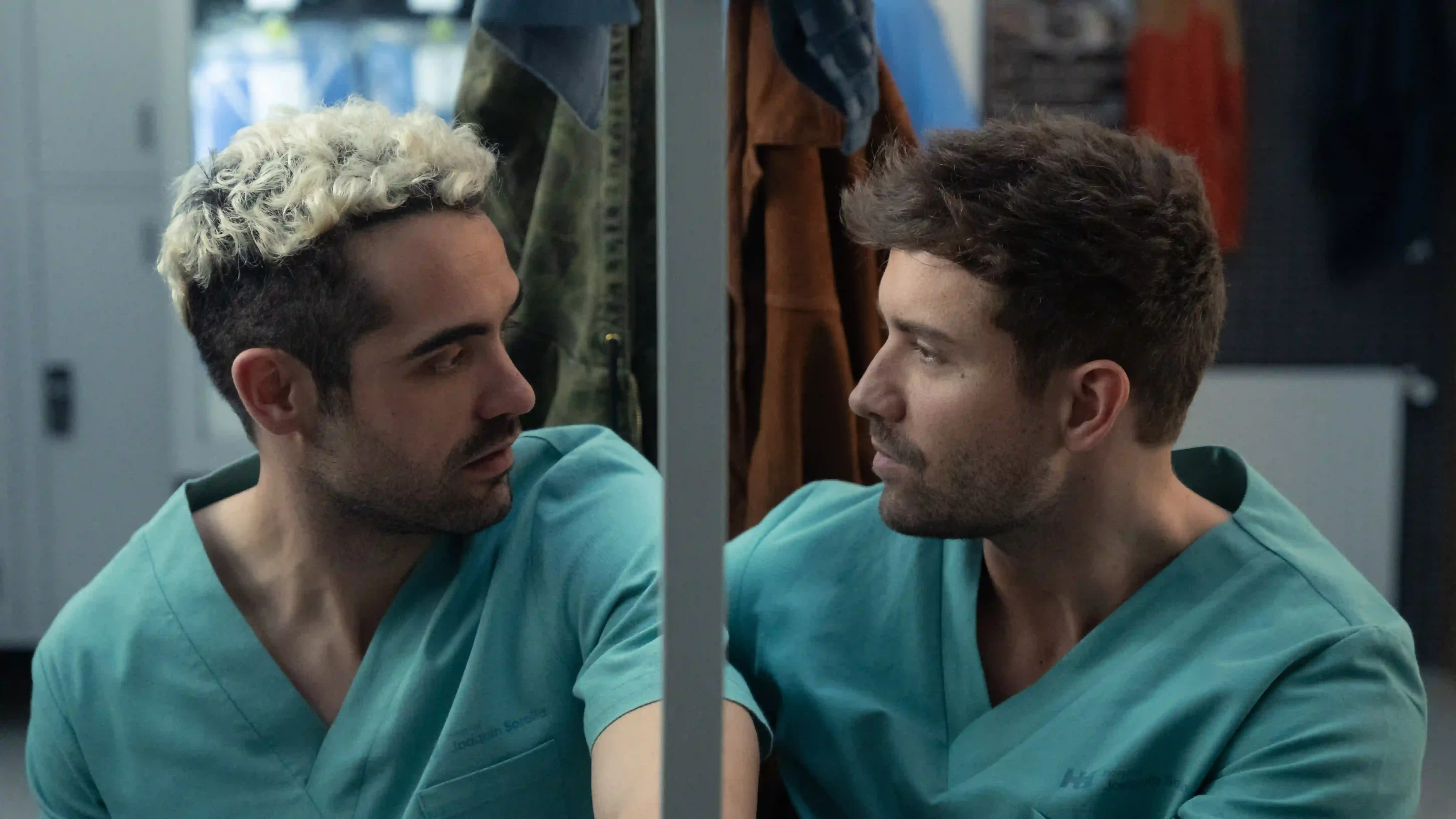 Breathless Season 2 Review: Another Mediocre Entry With a Ton of (Unnecessary) Drama 3 Breathless Season 2 Review: Xoán Fórneas, Pablo Alborán