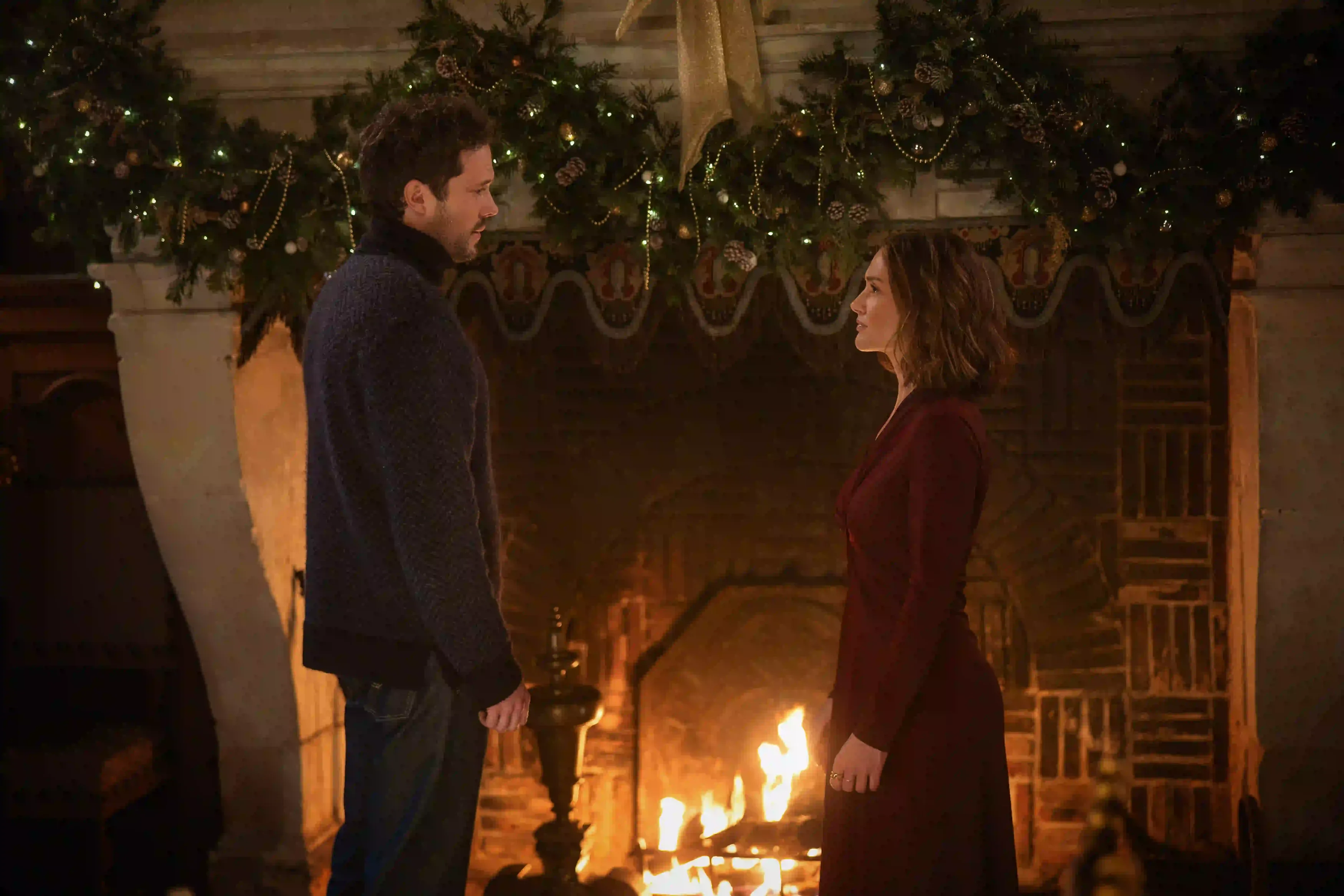 Champagne Problems Review: Forgettable Christmas RomCom Lacks Holiday Cheer 1 Champagne Problems Review: Tom Wozniczka, Minka Kelly