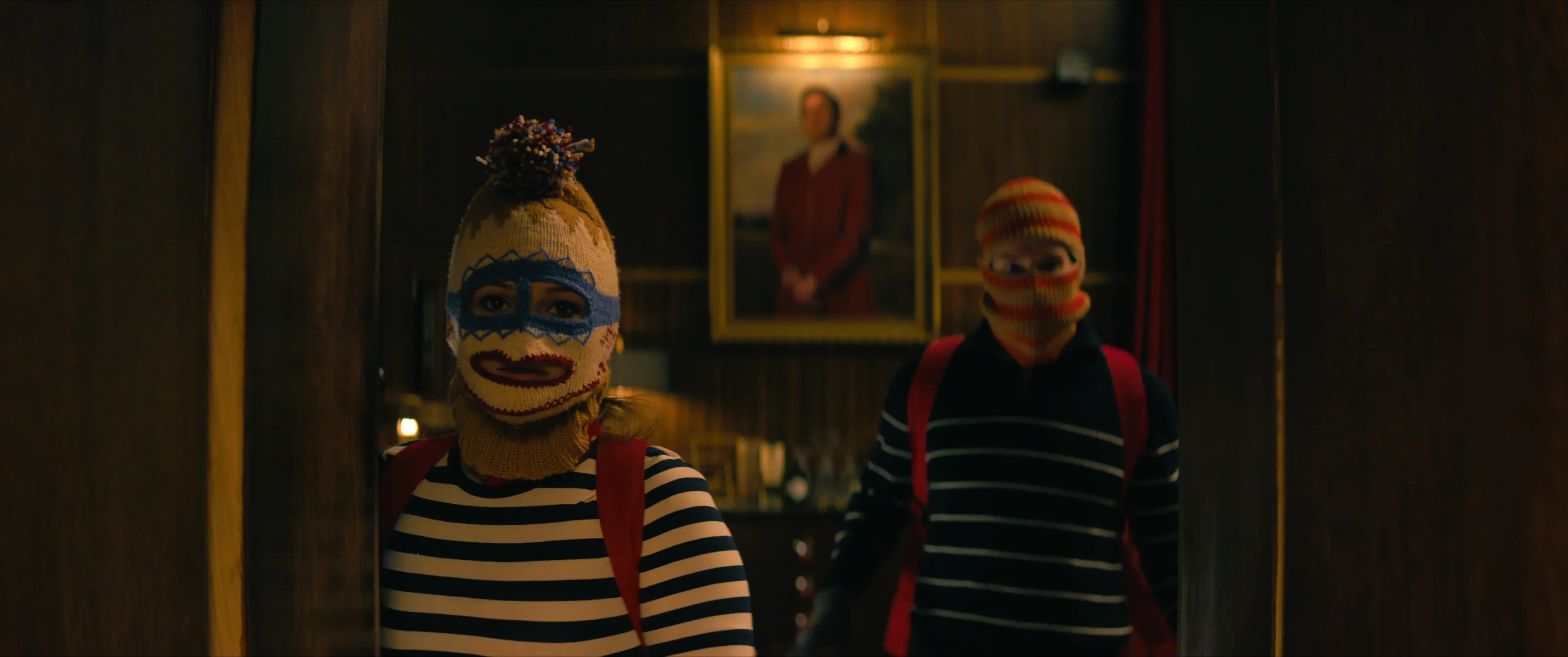 Jingle Bell Heist Review: Olivia Holt, Connor Swindells