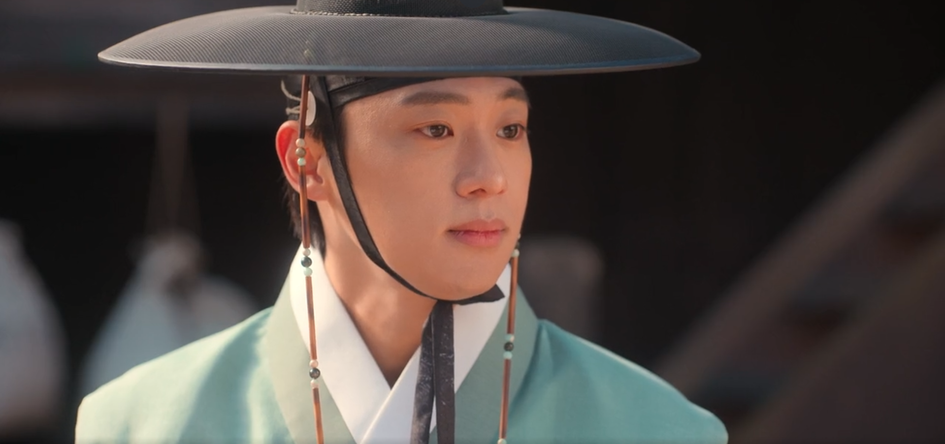 Moon River Episode 2 Review: Threads of Fate and Forgotten Hearts 5 Moon River Episode 2 Review: Lee Sin-young