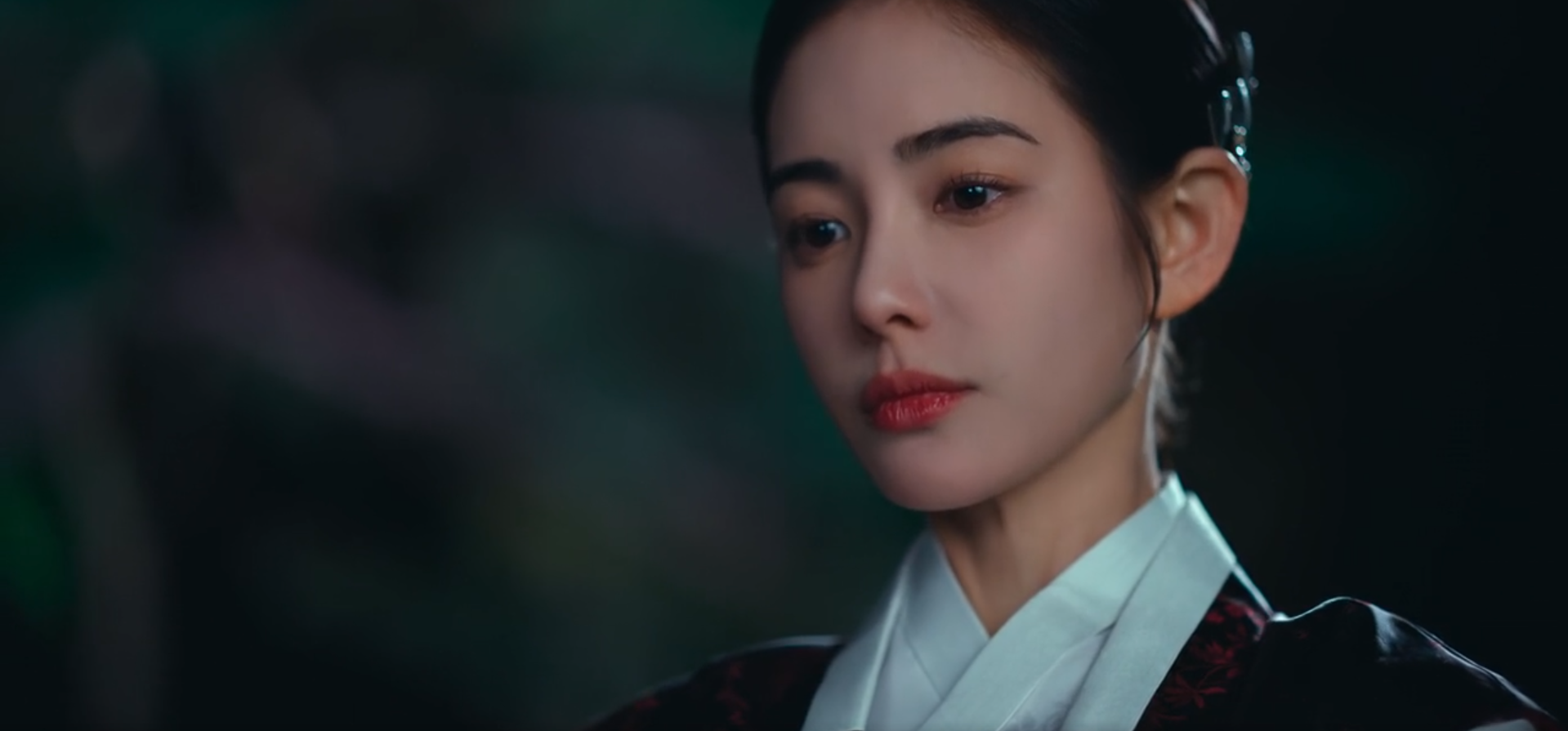 Moon River Episode 2 Review: Threads of Fate and Forgotten Hearts 6 Moon River Episode 2 Review: Hong Su-zu