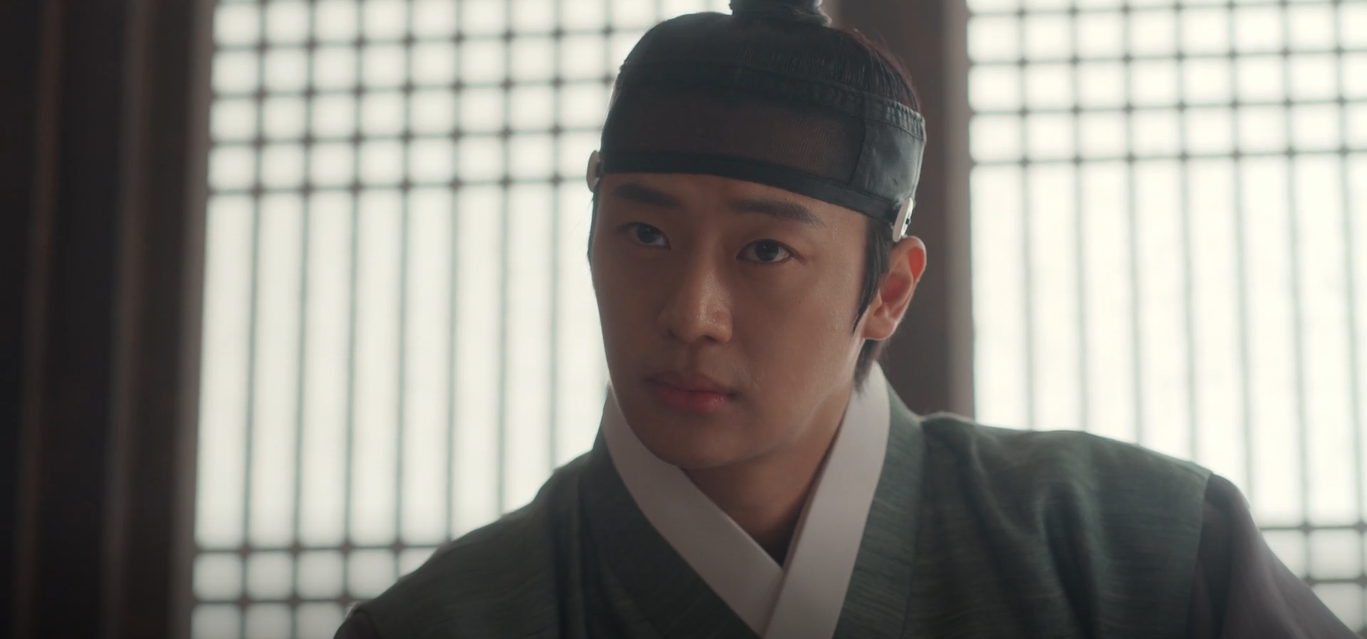 Moon River Episode 4 Review: A Soul-Swapping, Heart-Flipping Delight 1 Moon River Episode 4 Review: Lee Sin-young