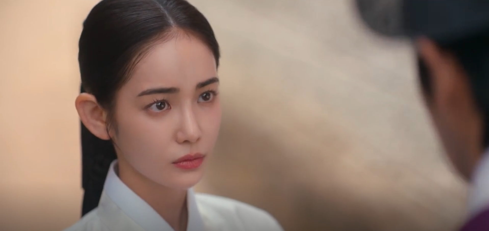 Moon River Episode 6 Review: The King Undergoes Severe Pain to Protect His Lover 1 Moon River Episode 7 Review: Hong Su-zu