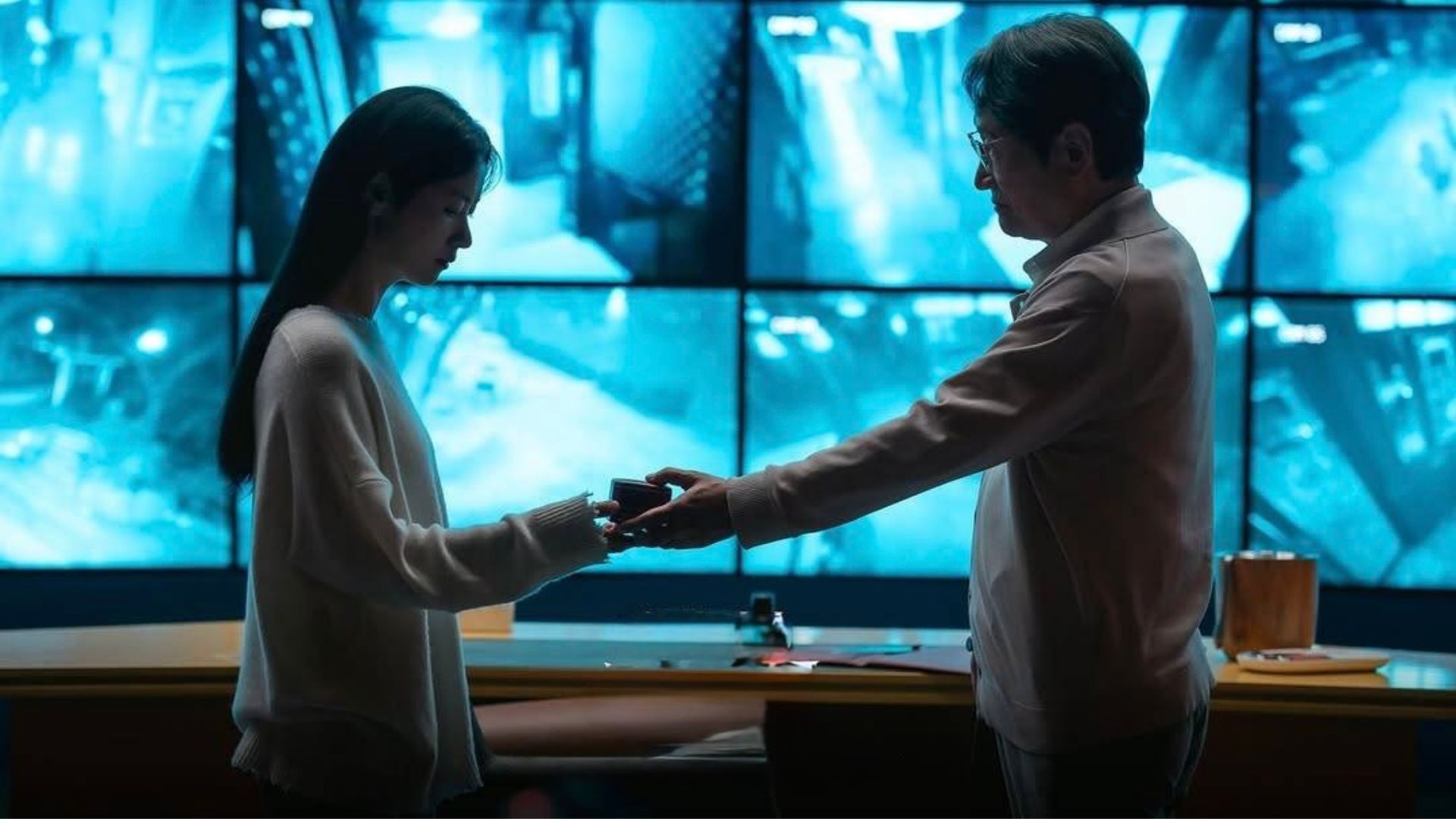 Ms Incognito Ending Explained: Does Yeong-ran Complete Her Assignment and Defeat Seon-yeong? What Happens to Her and Dong-min? 1 Ms Incognito Ending Explained: Jeon Yeo-been, Moon Sung-geun