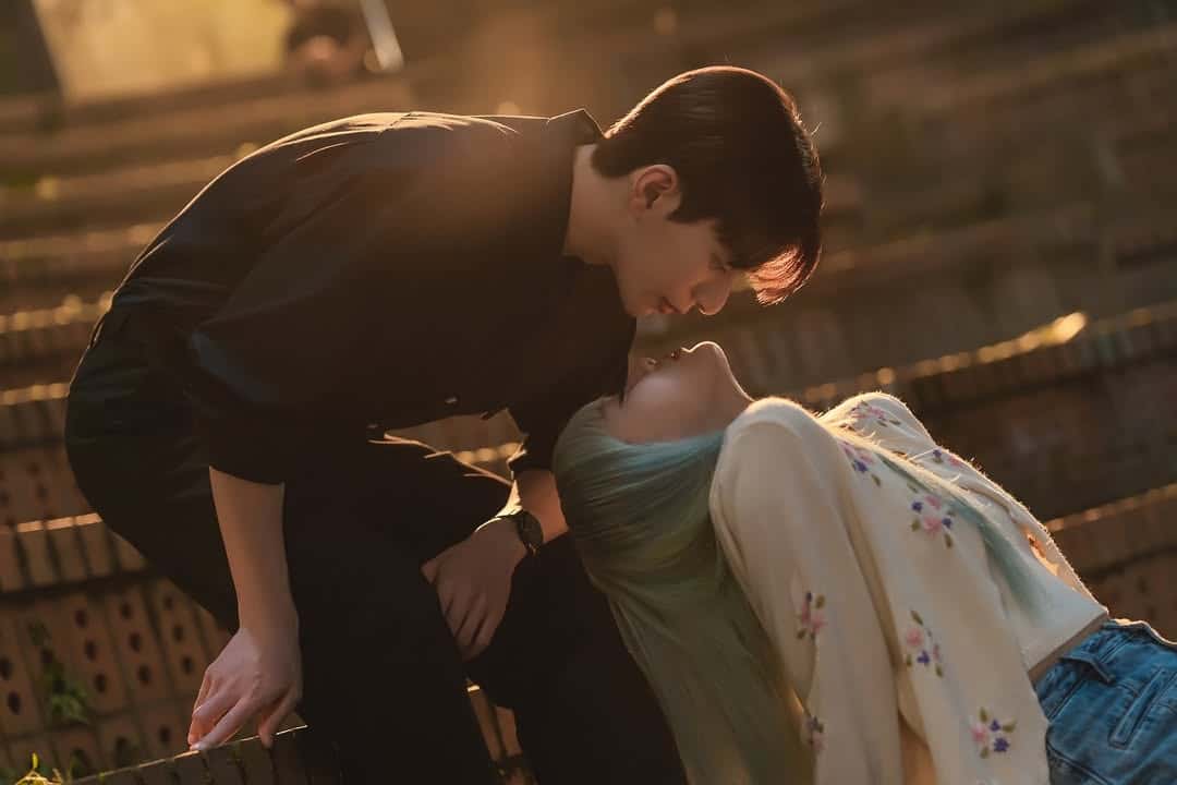 Spirit Fingers Review: A Warm and Extremely Enjoyable Coming-of-Age Drama | Leisurebyte