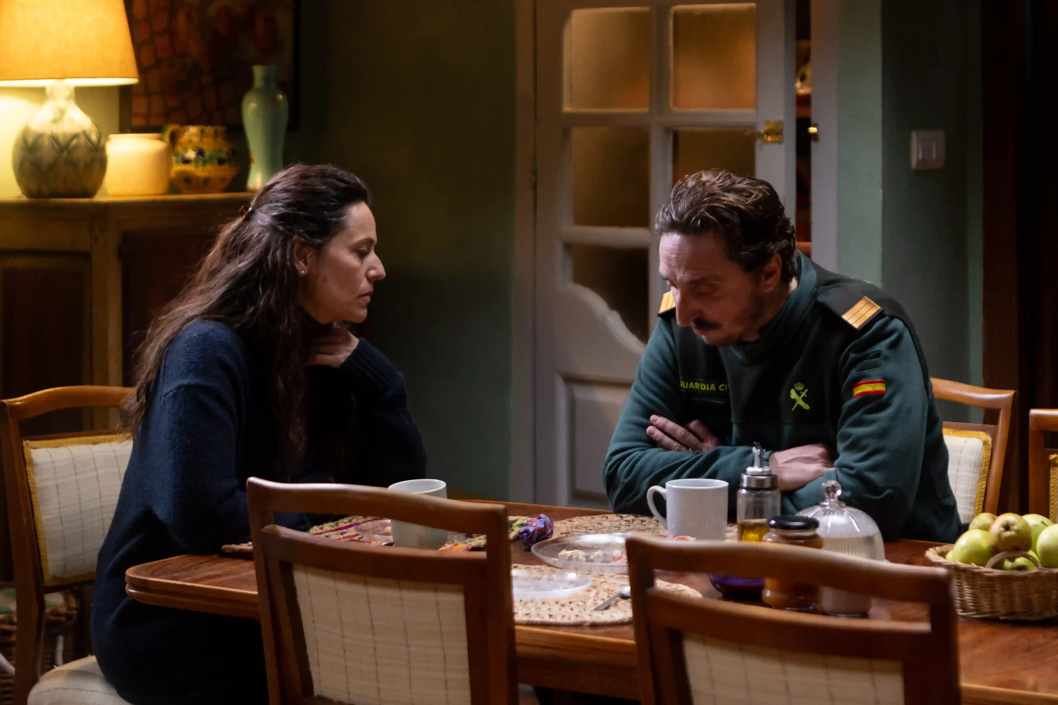 The Crystal Cuckoo Ending Explained: What Shocking Secrets Lie Hidden in Yesques? Who is the Monster Behind the Disappearances? 4 The Crystal Cuckoo Ending Explained: Itziar Ituño, Iván Massagué