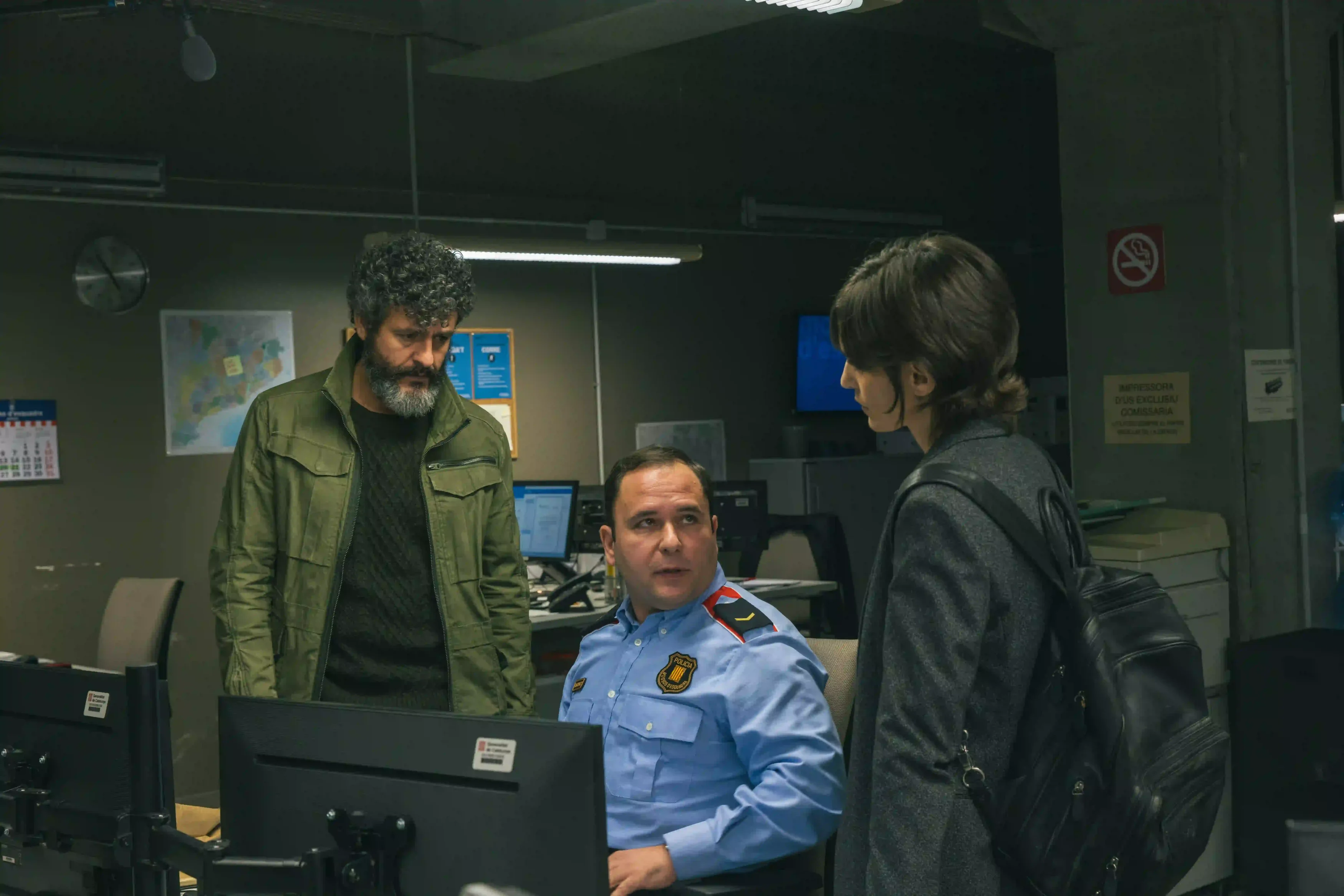 City of Shadows Review: A Thrilling and Heartbreaking Saga That Questions Authority 2 City of Shadows Review: Isak Férriz, Xavi Francès, Verónica Echegui