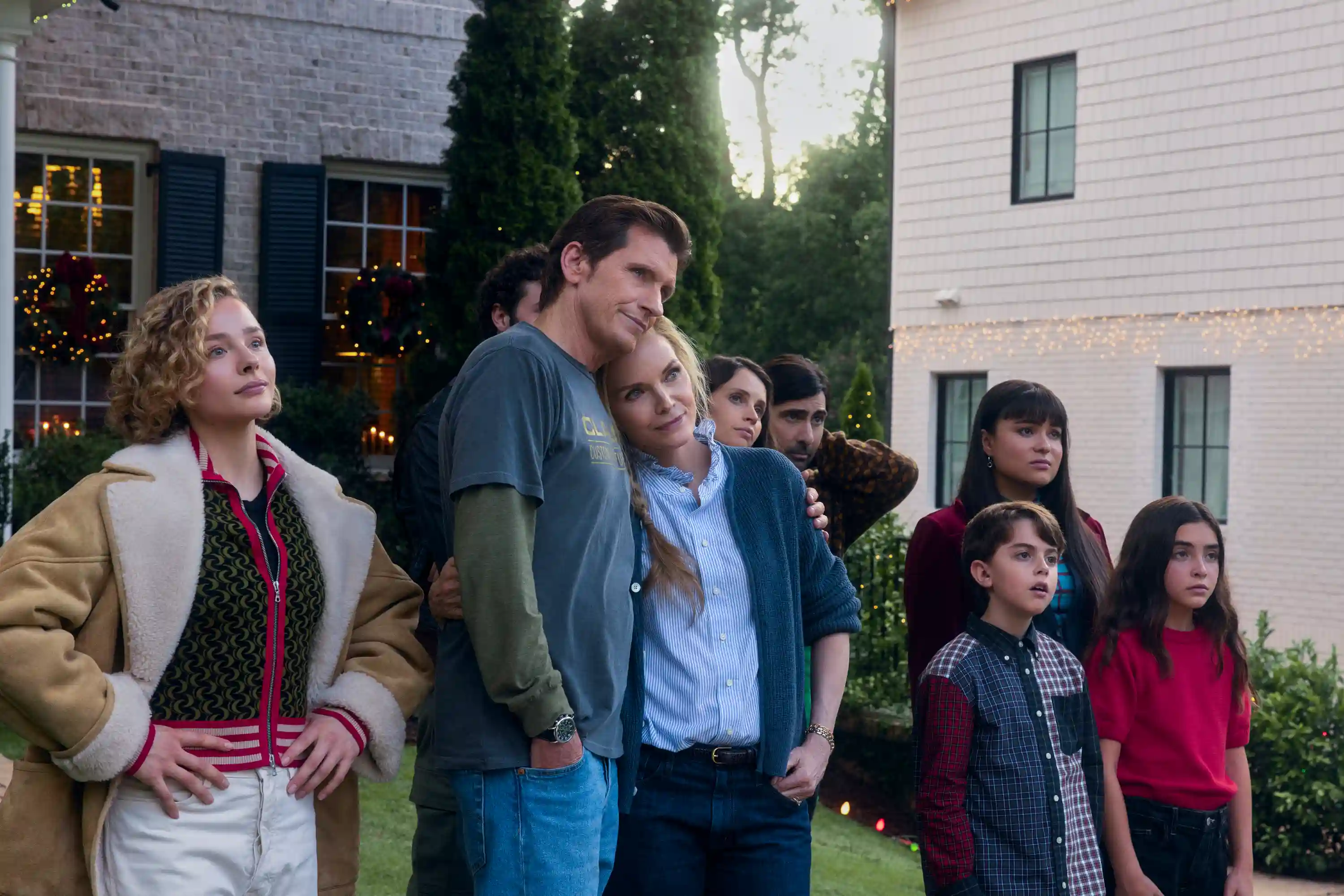 Oh What Fun Review: Chloë Grace Moretz, Denis Leary, Michelle Pfeiffer, Felicity Jones, Jason Schwartzman, Devery Jacobs