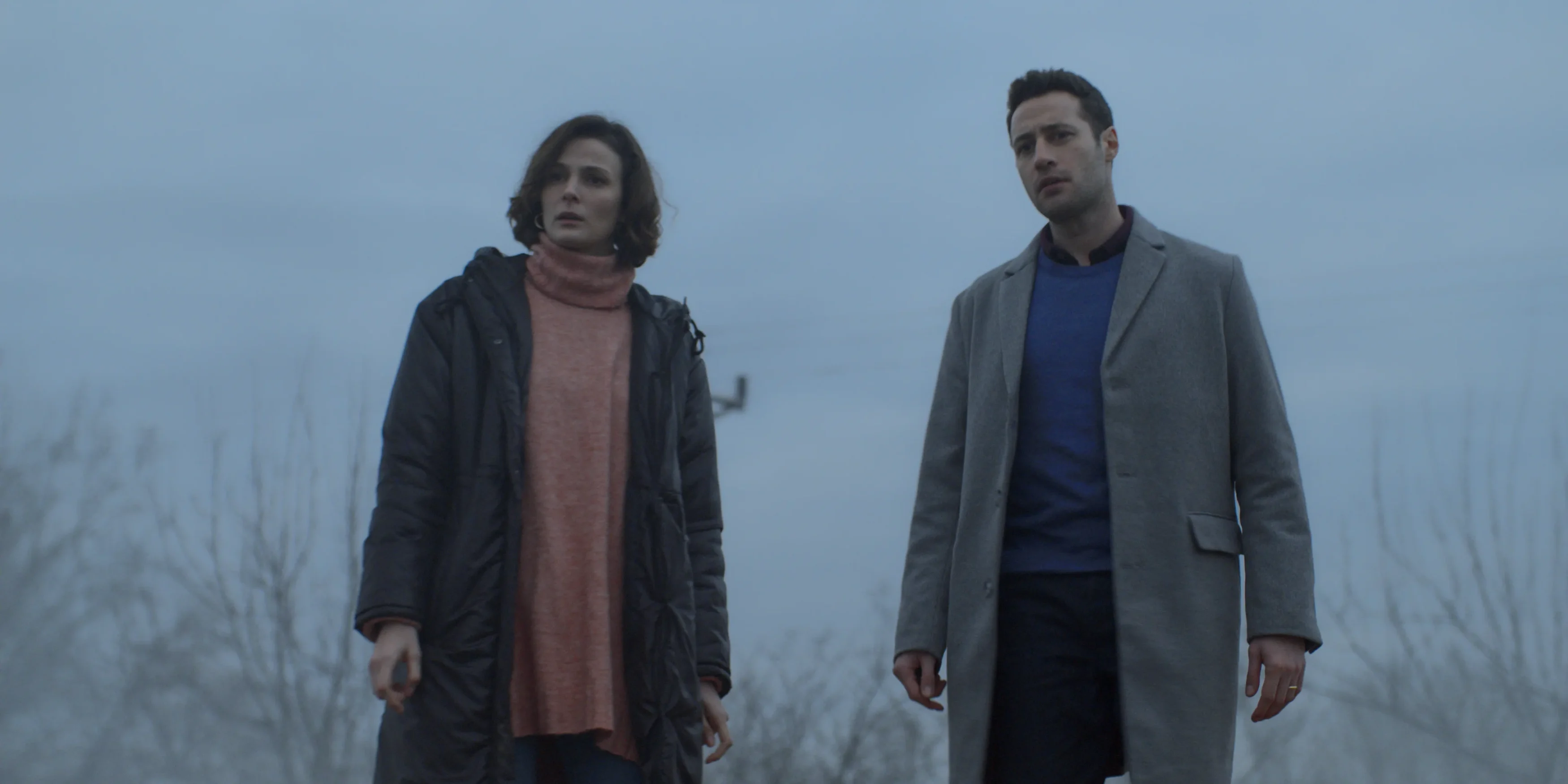 The Town Review: An Enjoyable Thrill Ride Full of Moral Ambiguity 1 The Town Review: Büşra Develi, Ozan Dolunay