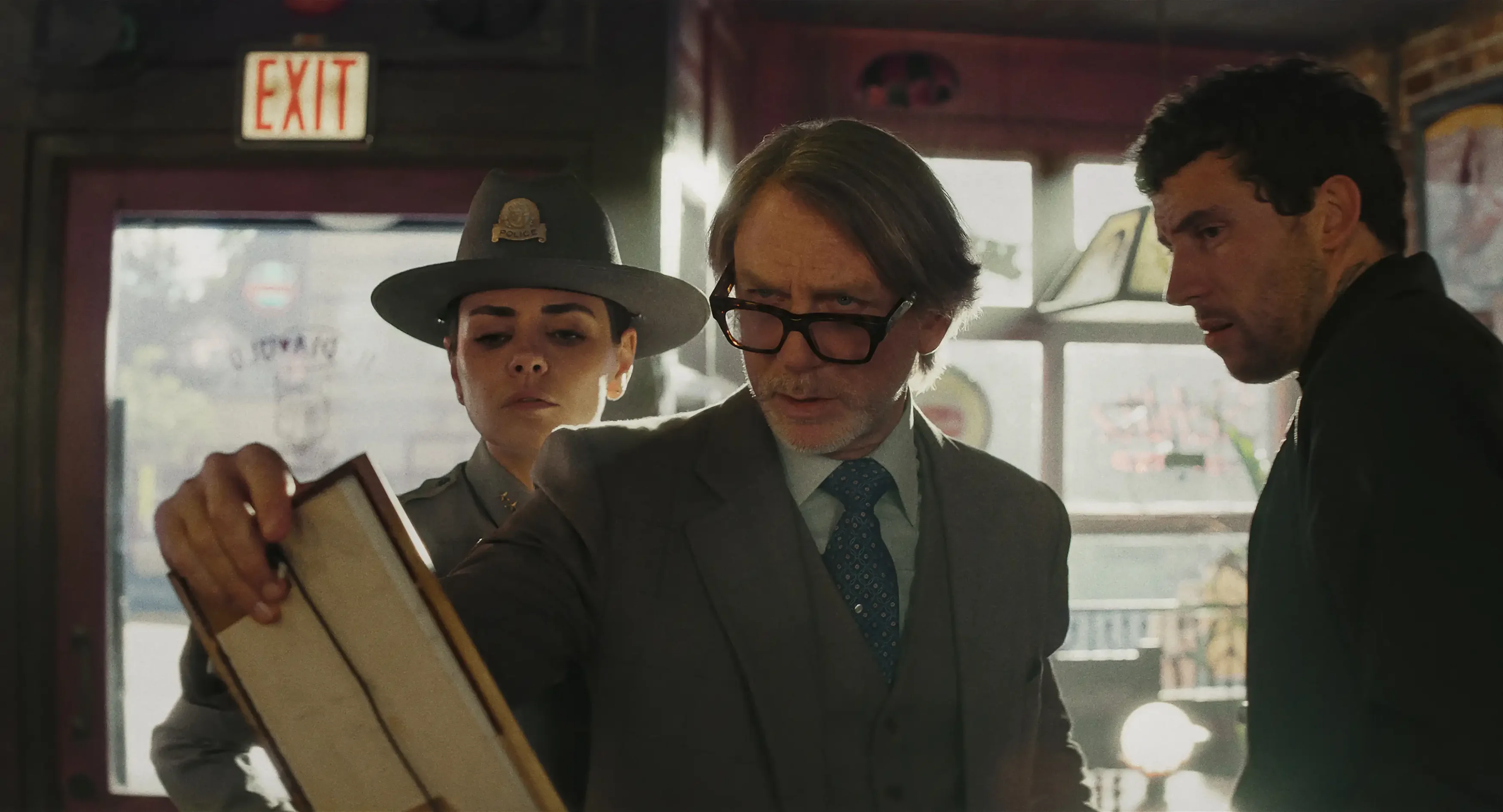 Wake Up Dead Man Ending Explained: Who is the Real Killer? Are They Caught in the End? 2 Wake Up Dead Man Ending Explained: Mila Kunis, Daniel Craig, Josh O'Connor