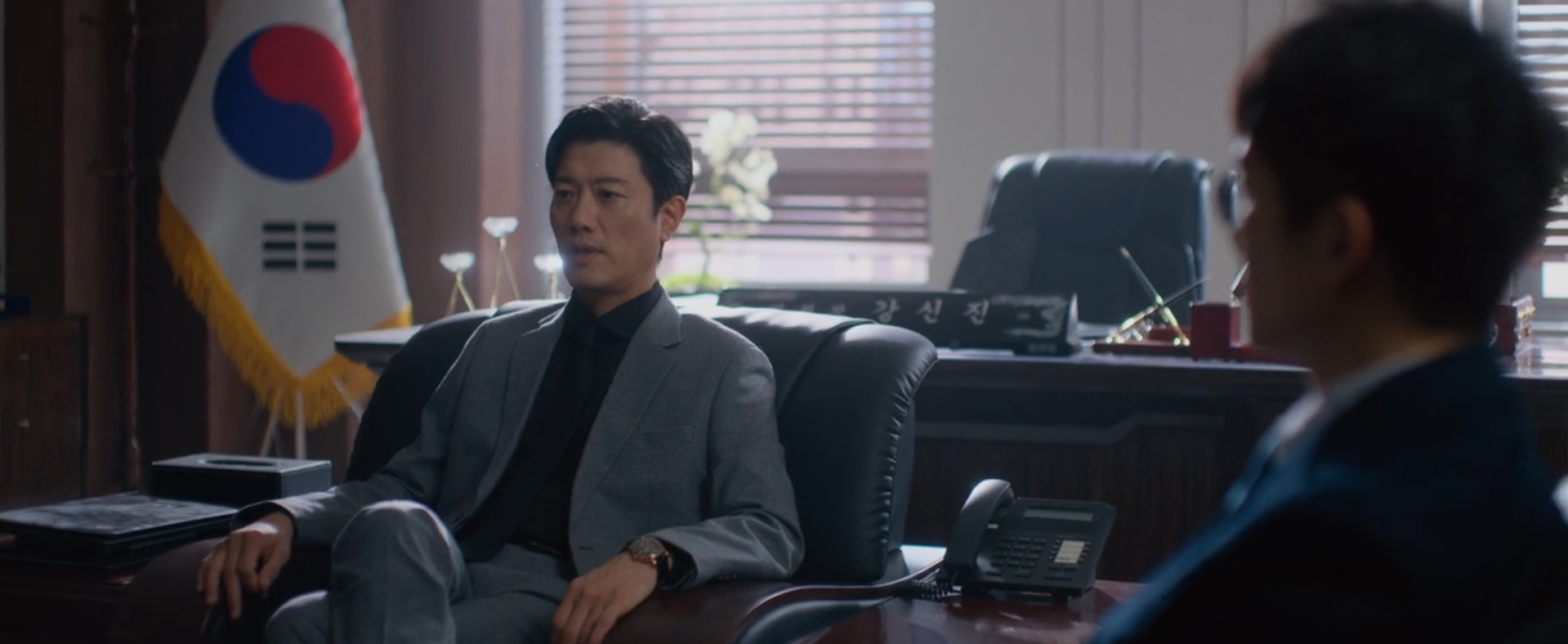 The Judge Returns Episode 13 Review: Betrayal, Bloodshed and the Fall of a Mastermind 1 The Judge Returns Episode 13 Review: Park Hee-soon